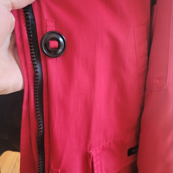 Canada Goose Bomber. Size M. Red. Excellent condition. Thick full down. - Picture 12 of 16
